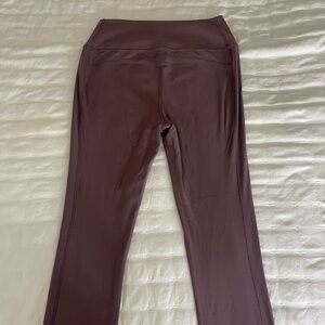 Eddie Bauer High-Waist Performance Leggings - Dark Plum-Size M-Perfect Condition